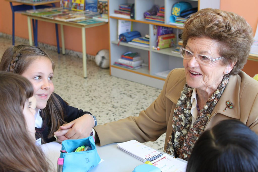 programa intergeneracional con familiares usuarios Centro Alzheimer León y alumnos educacion primaria colegio Peñacorada